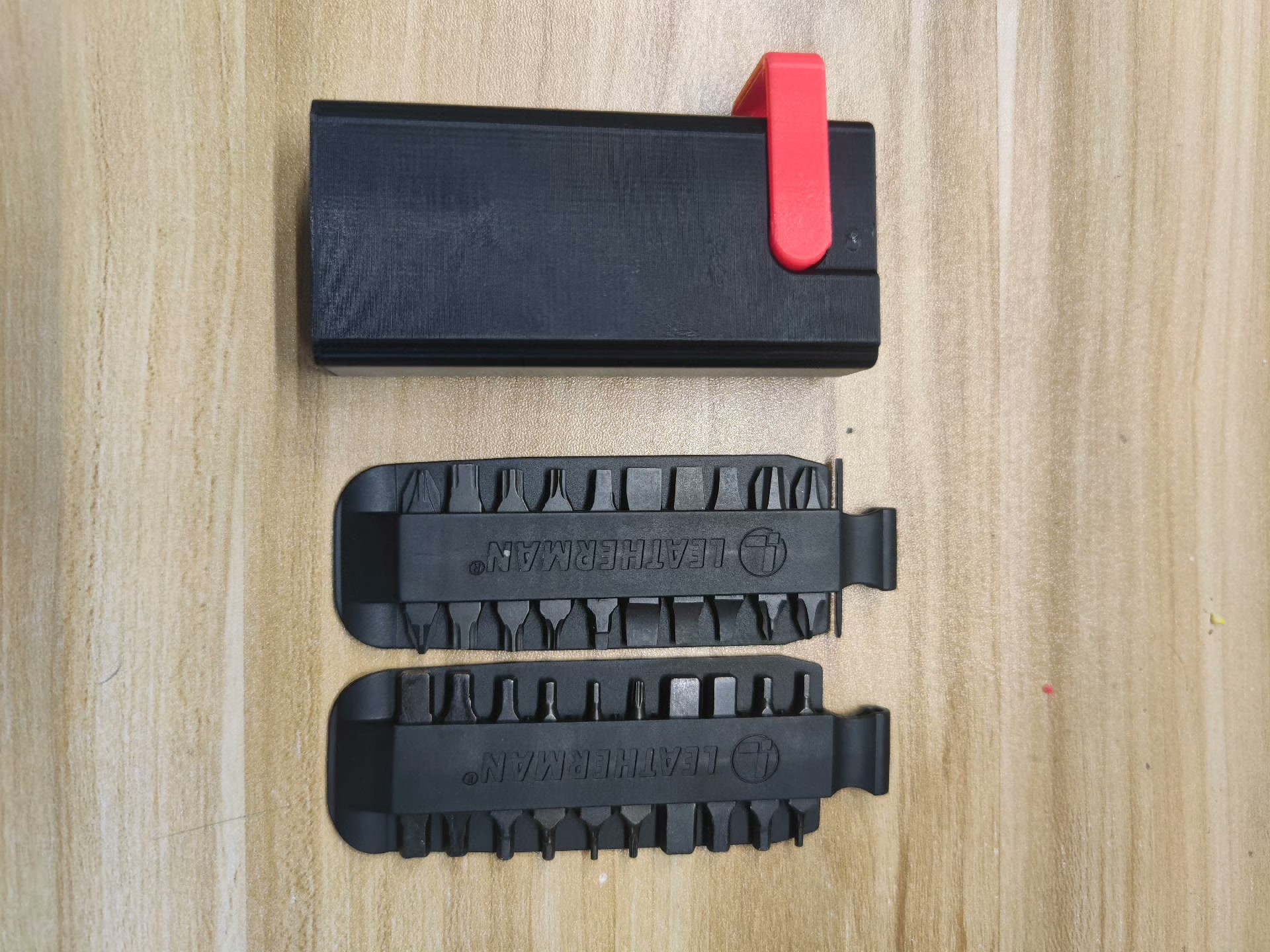 Leatherman 21-Piece Bit Set Qu - مراجعة Fire Starting Kit وسعره